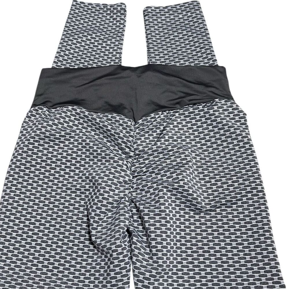 High-Waist Textured Sculpting Leggings - Black & White